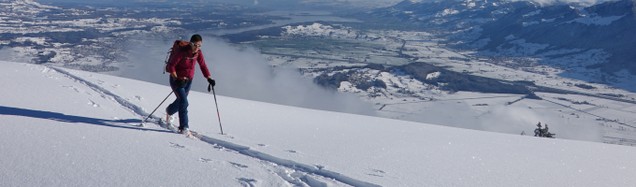 Aufstieg auf den Wysschnubel mit Ski